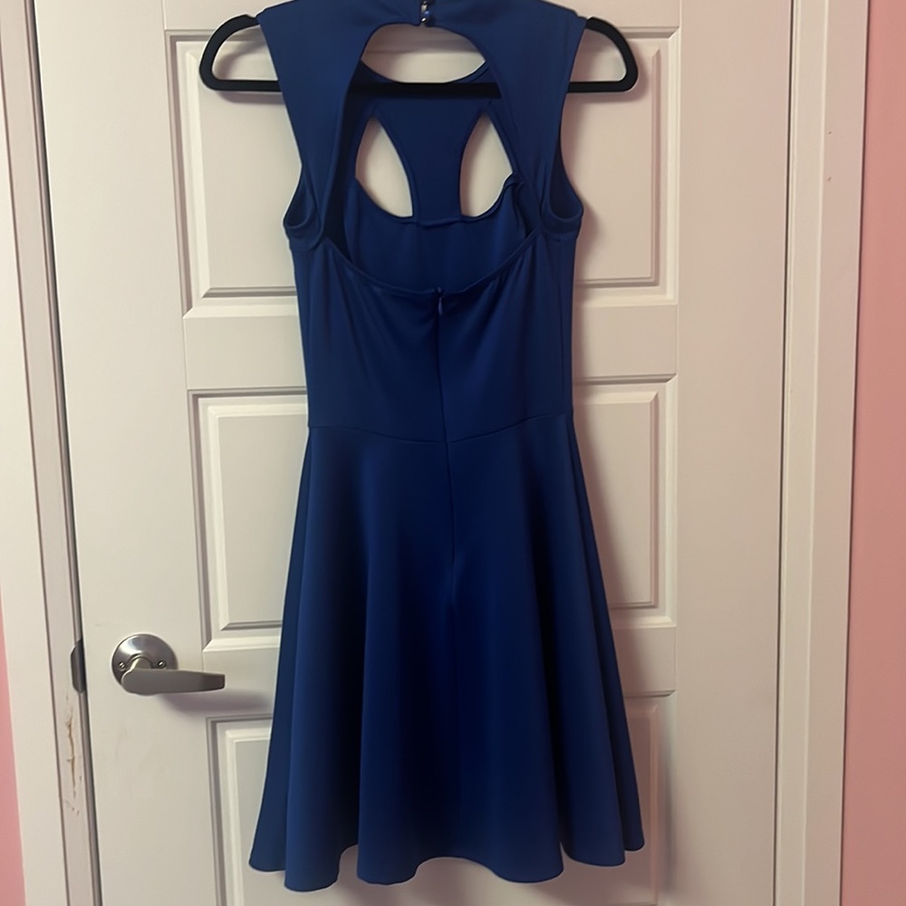 Guess Women's Cut-out Fit and Flare dress- size small - Picture 5 of 7